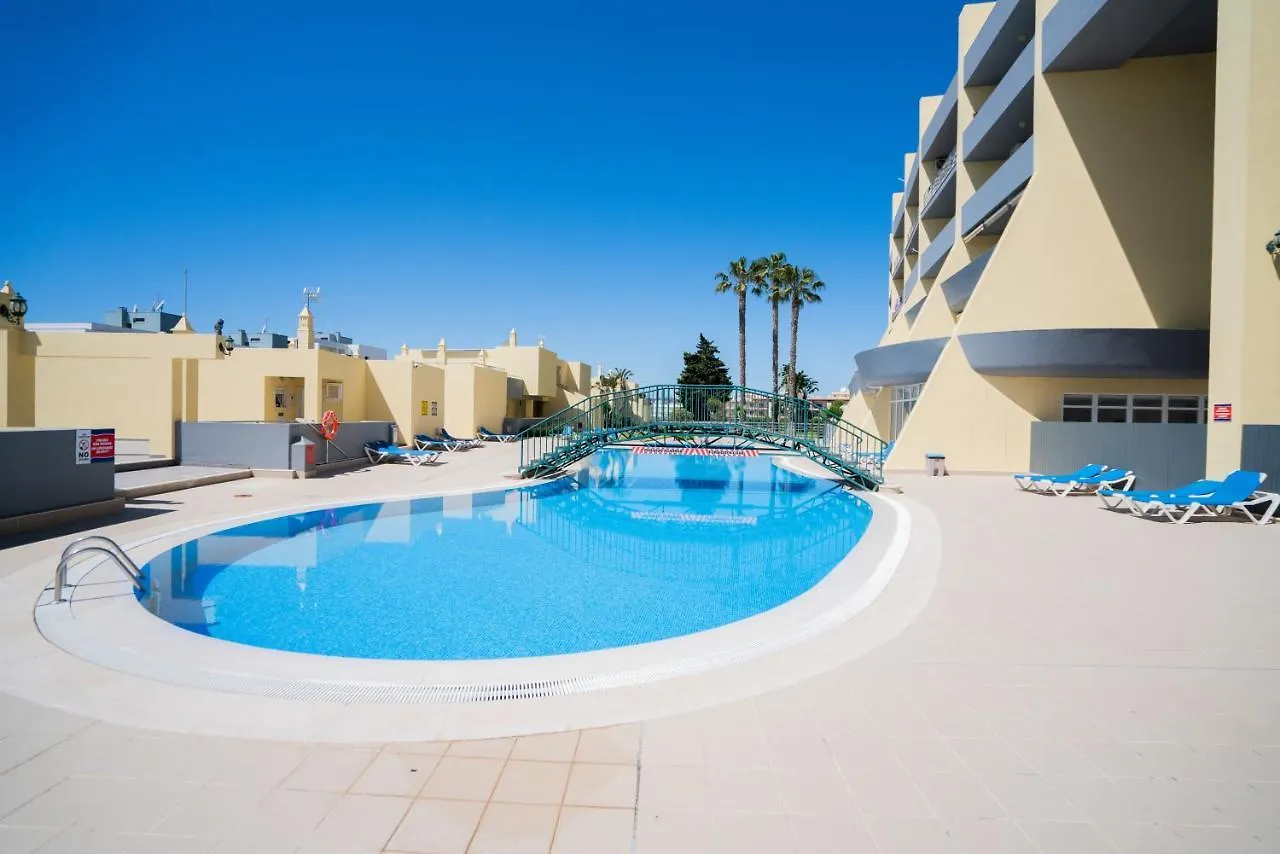 1 Bedroom Large Balcony Oceanview & Bbq In Meia Praia Lagos